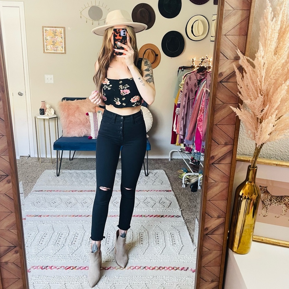 American Eagle Floral Smocked Crop Tank - Picture 4 of 7